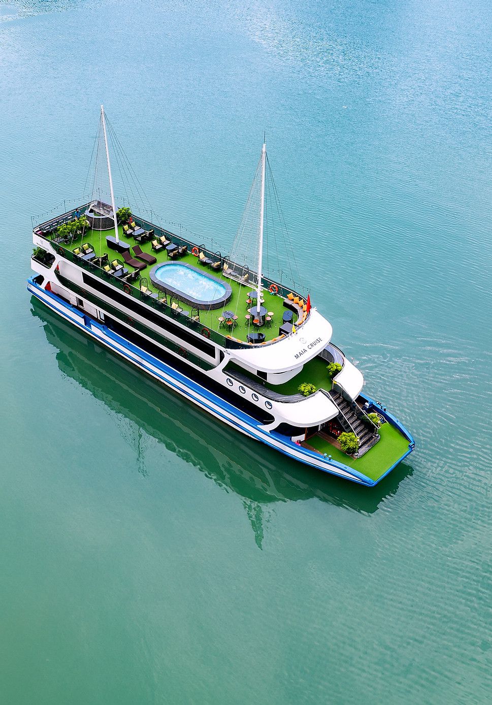 Lounge and bar on board