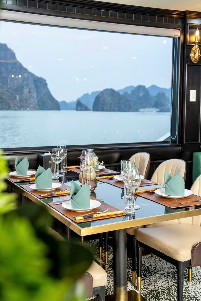 Vera Cruise sundeck