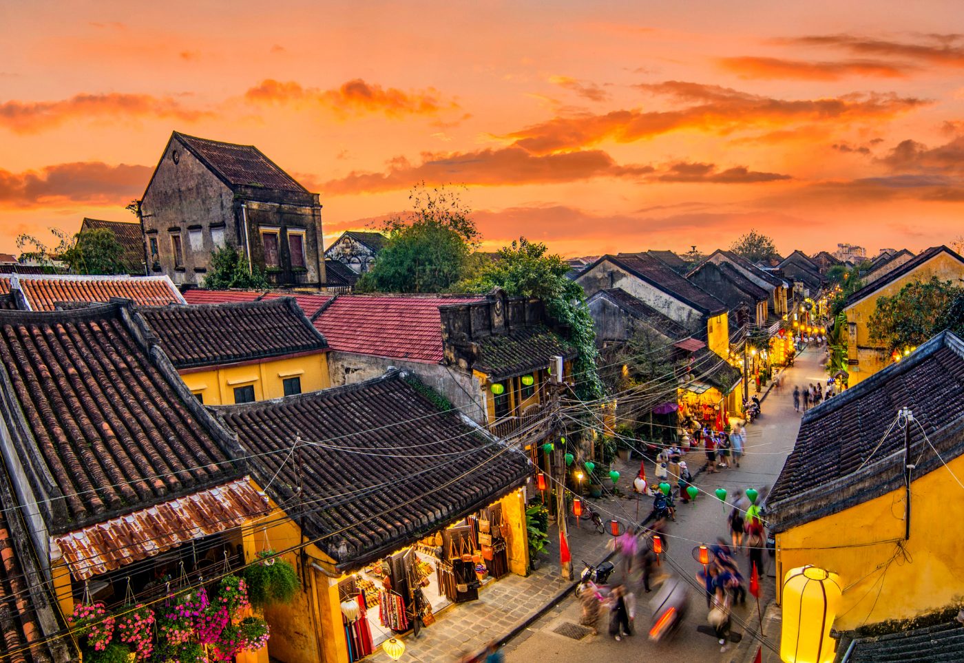 Lantern-lit Hoi An ancient town at sunset