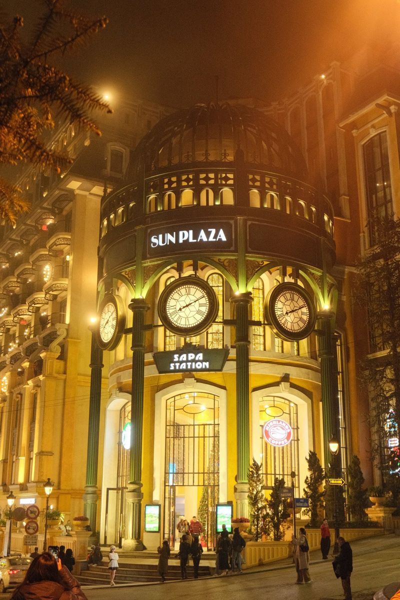 Sun Plaza and Sapa Station lit up at night