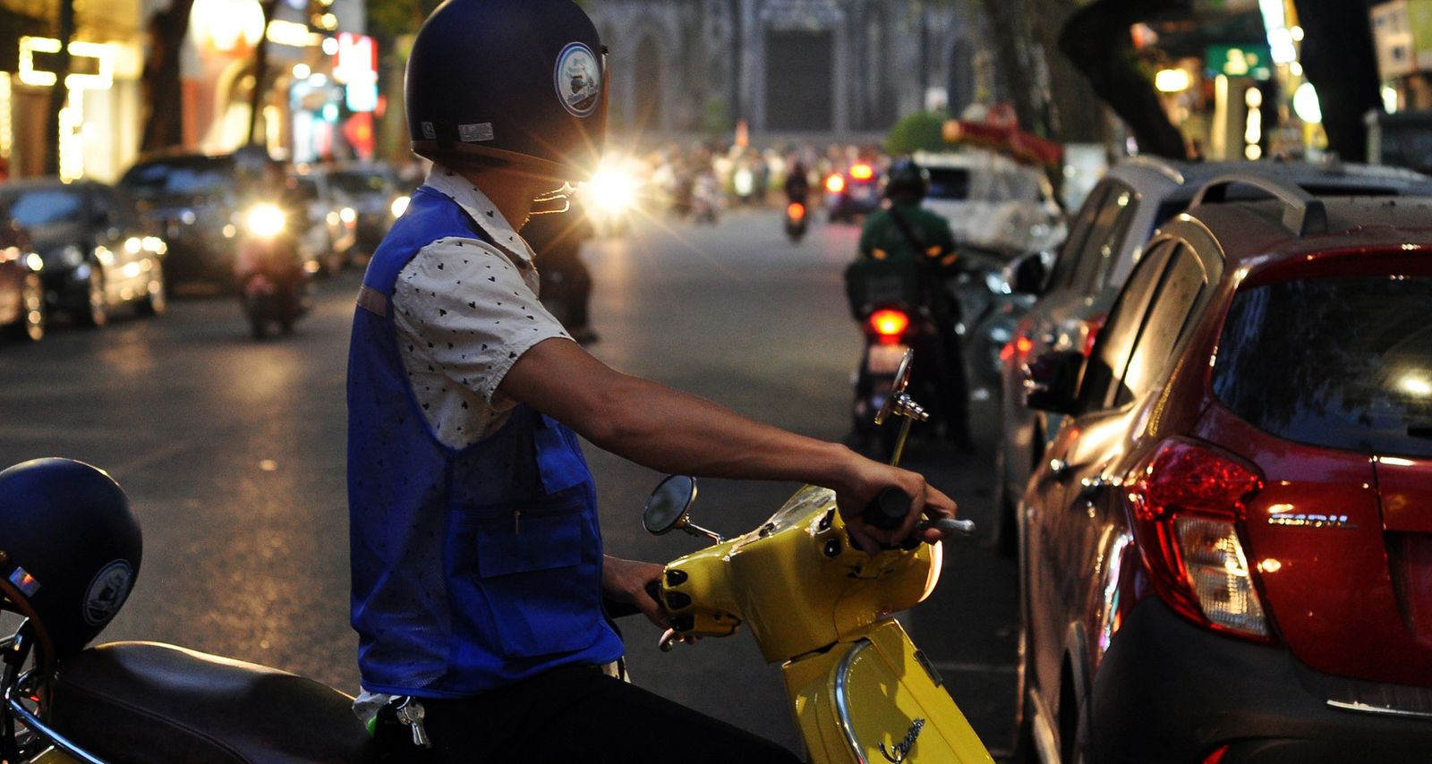 Vespa tour through the city