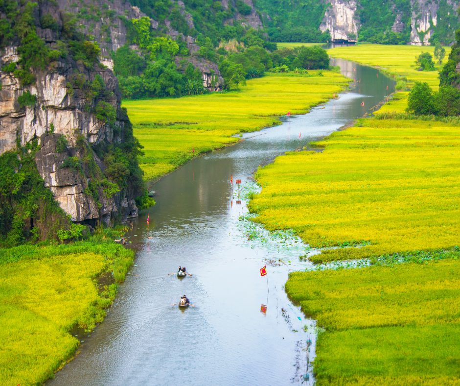 Ninh Binh scenic tour — limestone karsts and waterways
